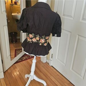 VINTAGE SCOTT TAYLOR FITTED BROWN JACKET WITH EMBROIDERY DETAIL